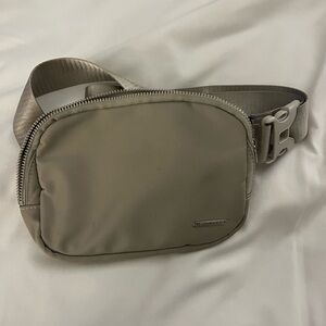 Glomode-  Neutral Waist Bag - Taupe